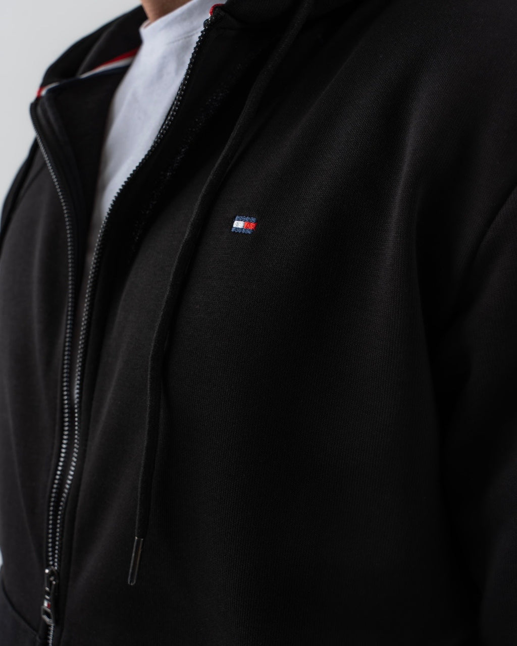 Tommy Hilfiger "Arm Logo Motion" Duks