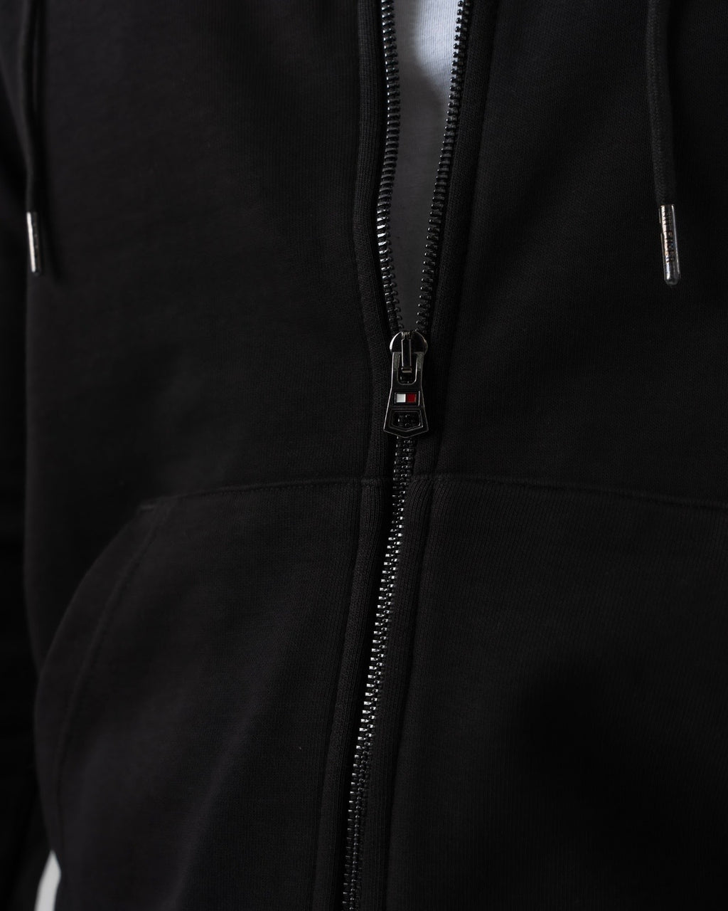 Tommy Hilfiger "Arm Logo Motion" Duks