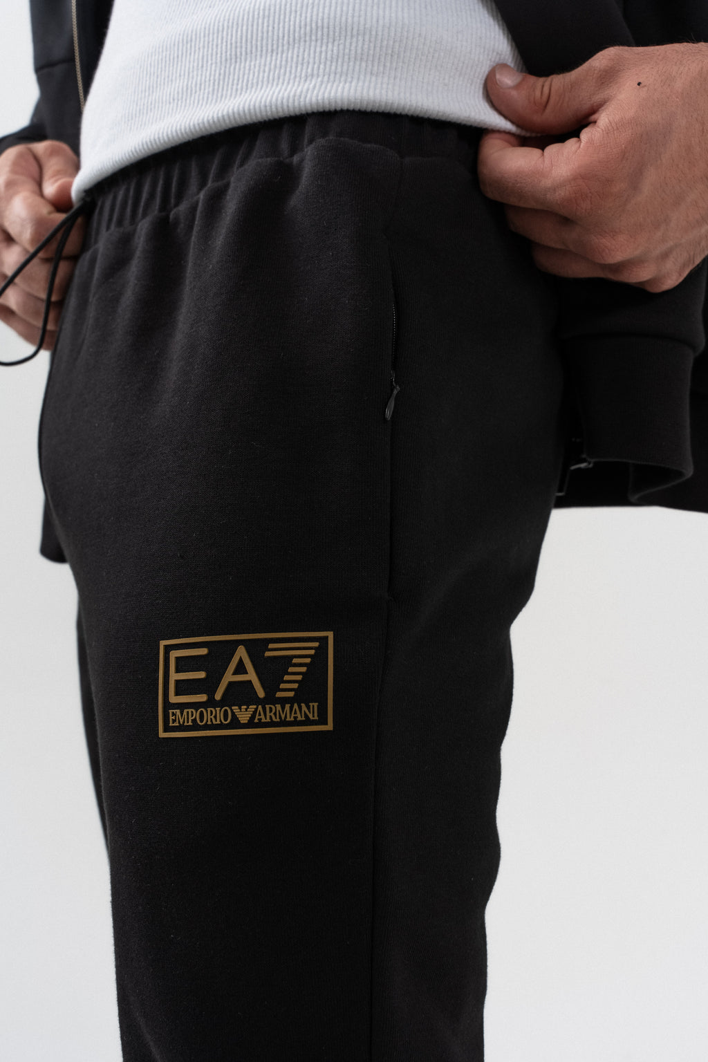 EA7 Emporio Armani "Gold Badge" Komplet